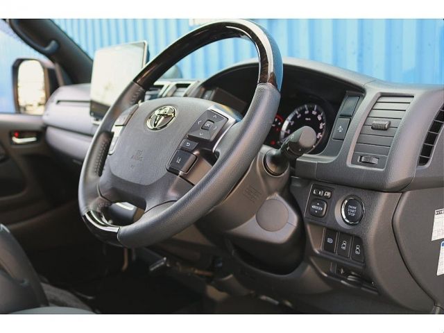 TOYOTA REGIUSACE VAN 4WD 2024 Image 31