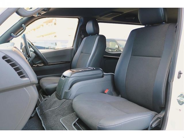 TOYOTA REGIUSACE VAN 4WD 2024 Image 31