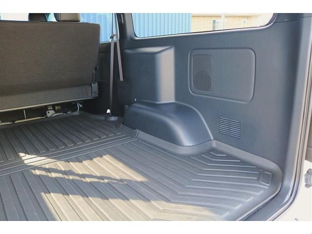 TOYOTA REGIUSACE VAN 4WD 2024 Image 31