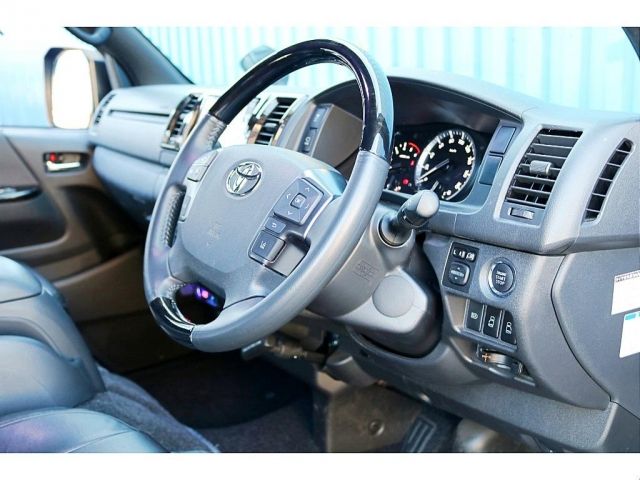 TOYOTA HIACE VAN 2WD 2021 Image 31