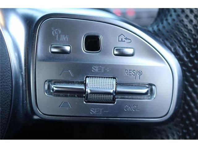 MERCEDES BENZ C CLAS 2018 Image 31