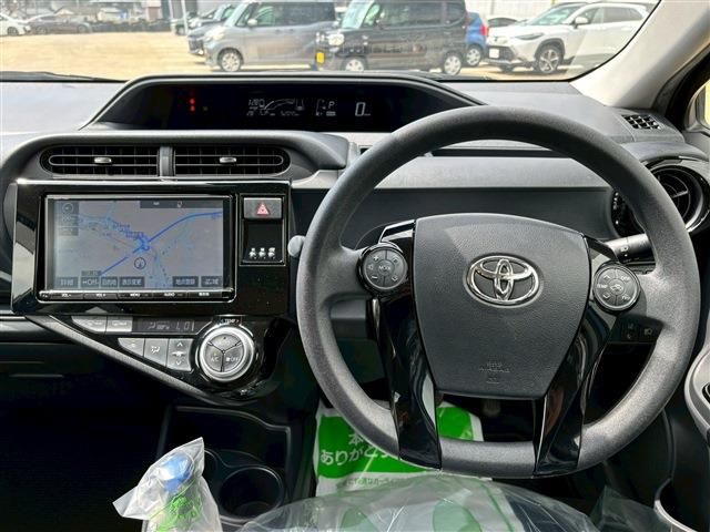 TOYOTA AQUA 2016 Image 31
