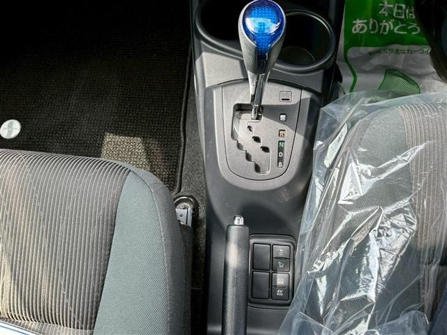 TOYOTA AQUA 2016 Image 31