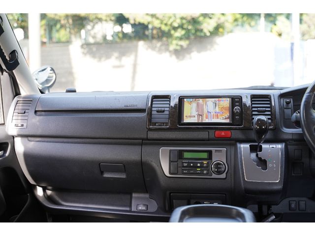 TOYOTA HIACE VAN 2WD 2017 Image 31