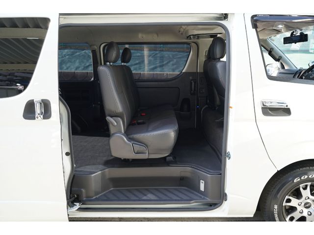 TOYOTA HIACE VAN 2WD 2017 Image 31