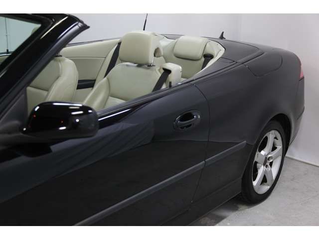 SAAB 9-3 OPEN 2006 Image 31