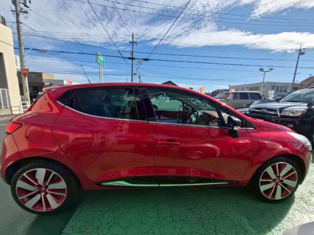 RENAULT LUTECIA 2016 Image 31