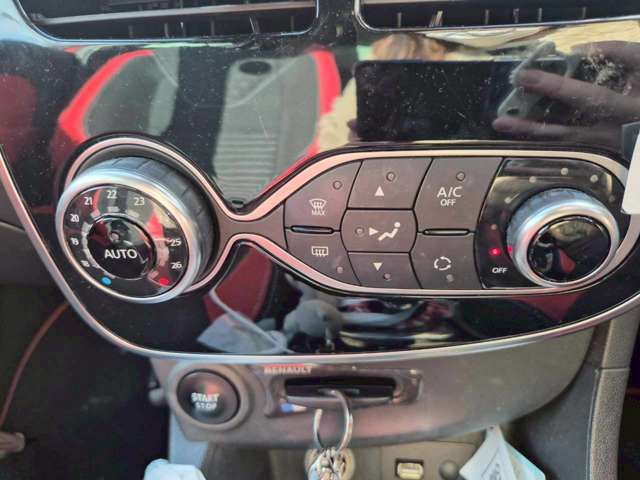 RENAULT LUTECIA 2016 Image 31