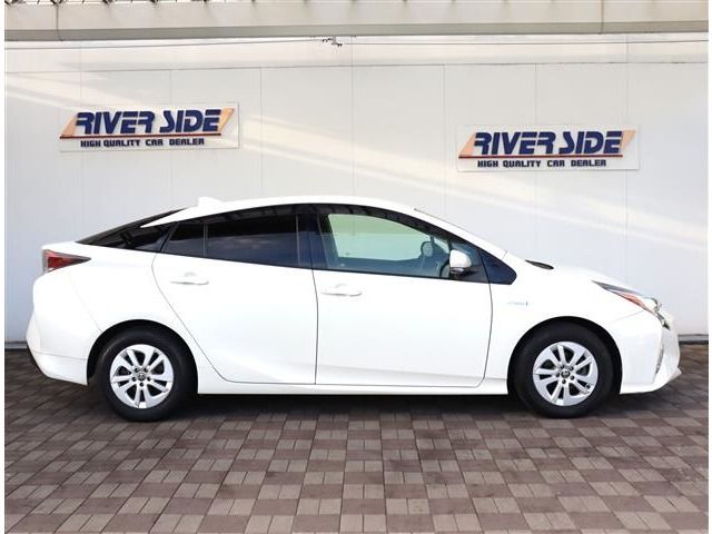 TOYOTA PRIUS 2015 Image 31