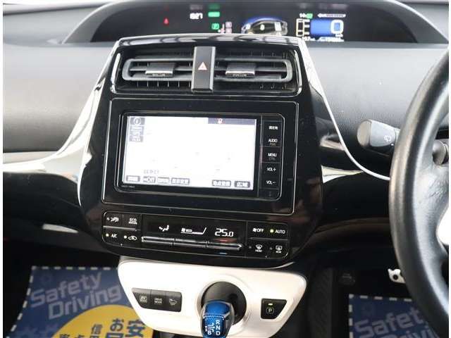 TOYOTA PRIUS 2015 Image 31