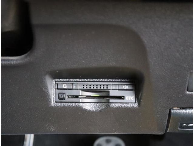 TOYOTA PRIUS 2015 Image 31