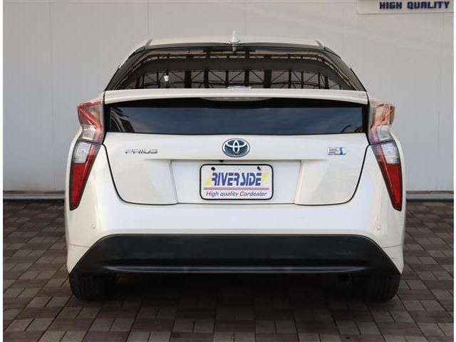 TOYOTA PRIUS 2015 Image 31