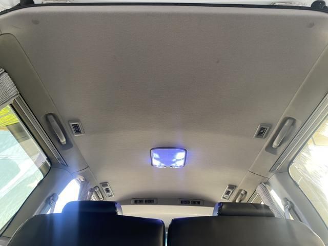 NISSAN ELGRAND 1999 Image 31