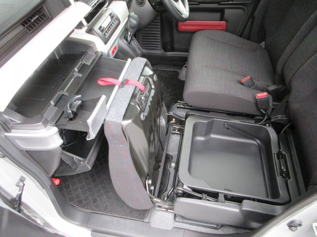 SUZUKI SPACIA 4WD 2023 Image 31