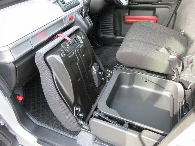 SUZUKI SPACIA 4WD 2023 Image 31