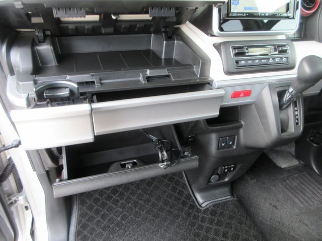 SUZUKI SPACIA 4WD 2023 Image 31