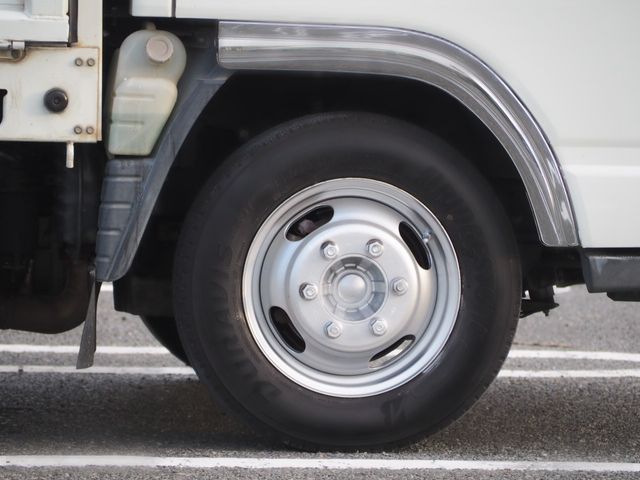 MITSUBISHI CANTER 2012 Image 31