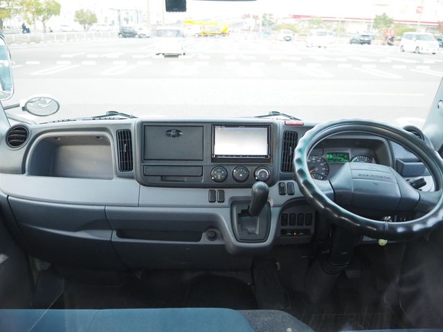 MITSUBISHI CANTER 2012 Image 31