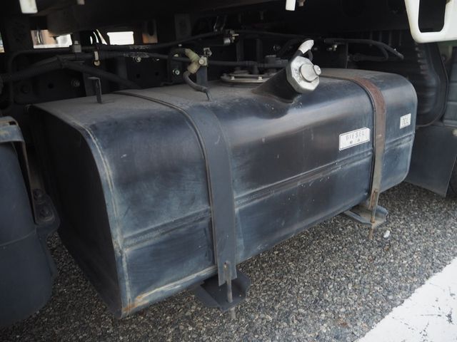 MITSUBISHI CANTER 2012 Image 31