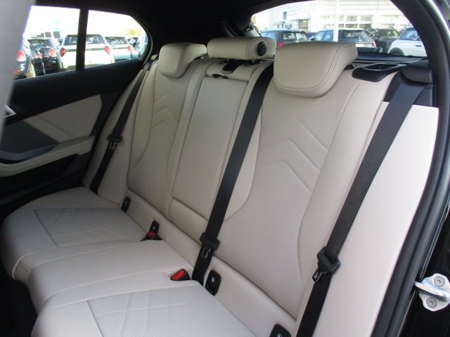 BMW 1SERIES 2025 Image 31