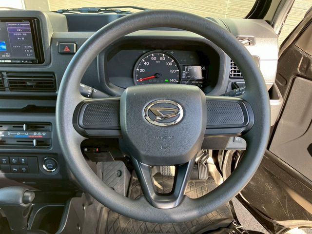 DAIHATSU HIJET TRUCK 4WD 2022 Image 31