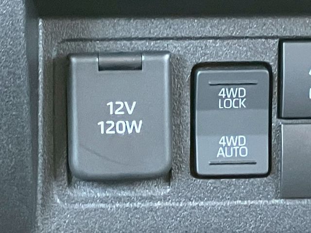 DAIHATSU HIJET TRUCK 4WD 2022 Image 31