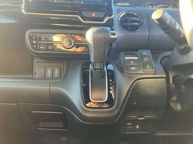 HONDA N BOX CUSTOM 2023 Image 31