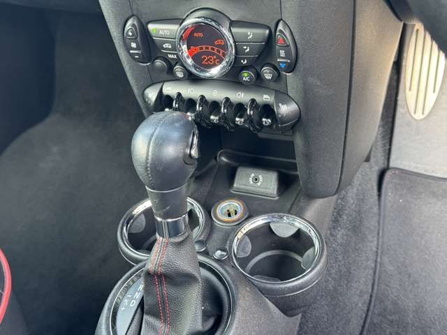 BMW MINI 2012 Image 31