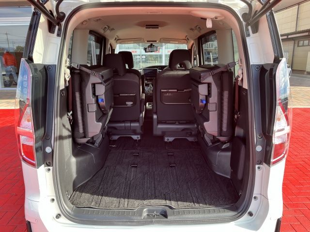 NISSAN SERENA  WG 2022 Image 31