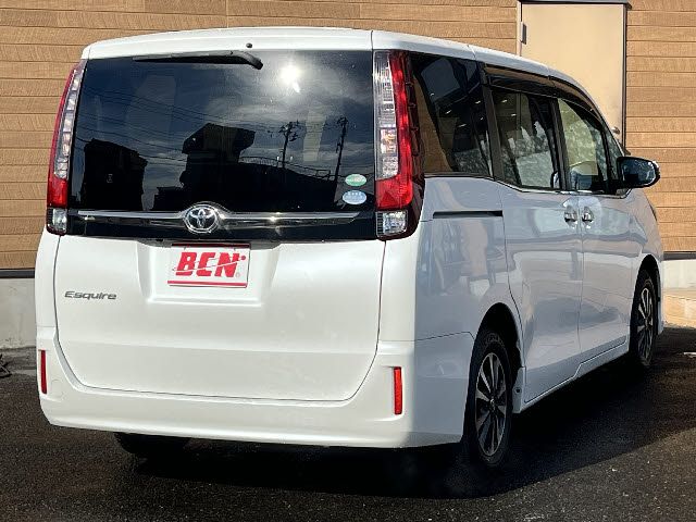 TOYOTA ESQUIRE 2017 Image 31