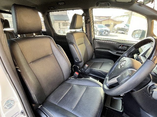 TOYOTA ESQUIRE 2017 Image 31