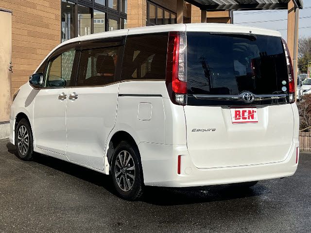 TOYOTA ESQUIRE 2017 Image 31