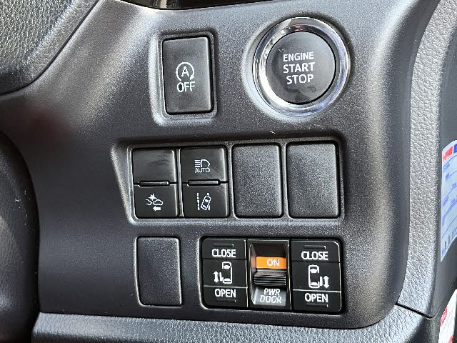 TOYOTA ESQUIRE 2017 Image 31