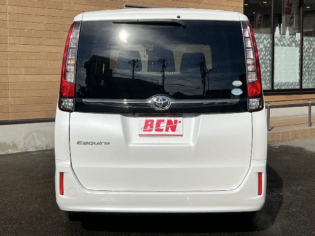 TOYOTA ESQUIRE 2017 Image 31