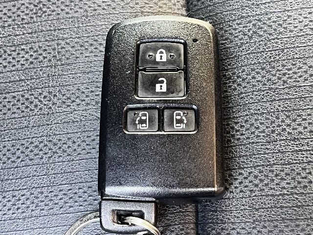 TOYOTA ESQUIRE 2017 Image 31