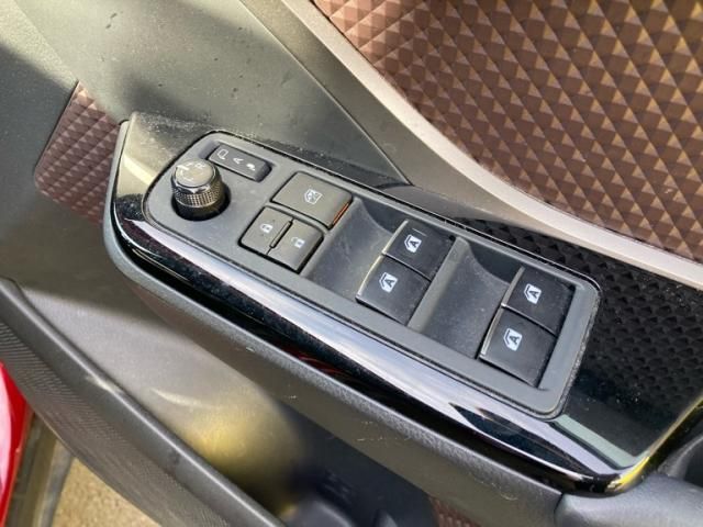 TOYOTA C-HR 2019 Image 31