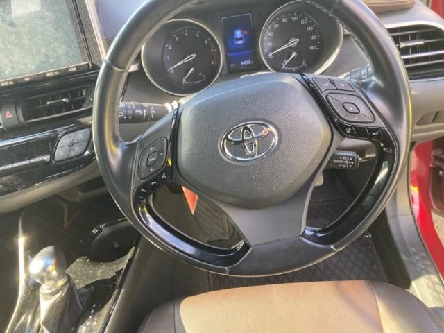 TOYOTA C-HR 2019 Image 31