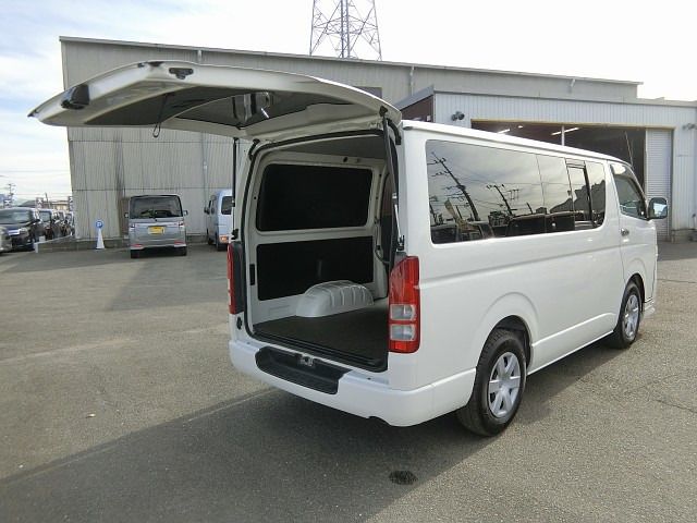 TOYOTA REGIUSACE VAN 2WD 2013 Image 31