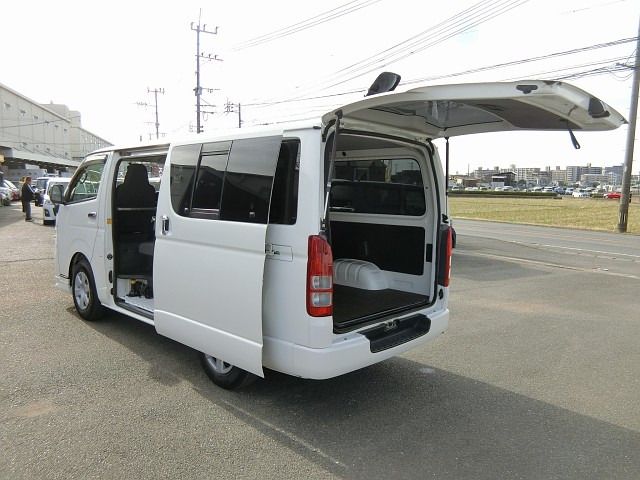 TOYOTA REGIUSACE VAN 2WD 2013 Image 31