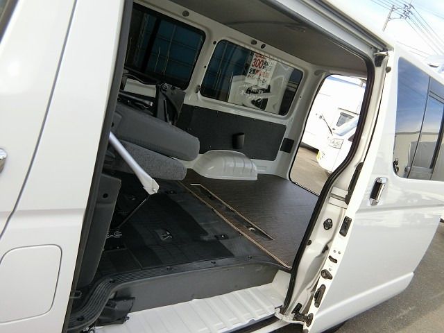 TOYOTA REGIUSACE VAN 2WD 2013 Image 31