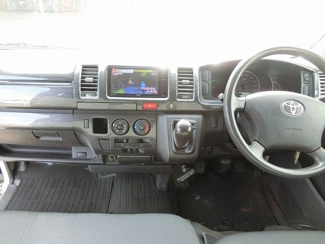 TOYOTA REGIUSACE VAN 2WD 2013 Image 31