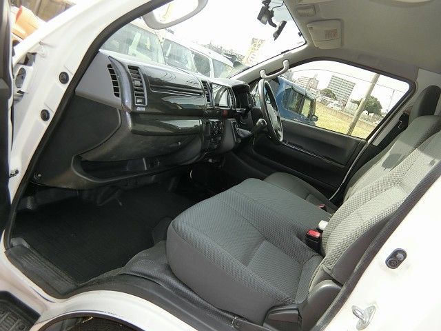 TOYOTA REGIUSACE VAN 2WD 2013 Image 31