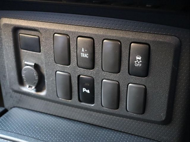 TOYOTA FJ CRUISER 4WD 2015 Image 31