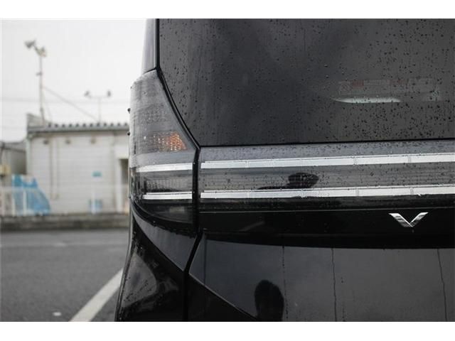 TOYOTA VOXY HYBRID 2022 Image 31