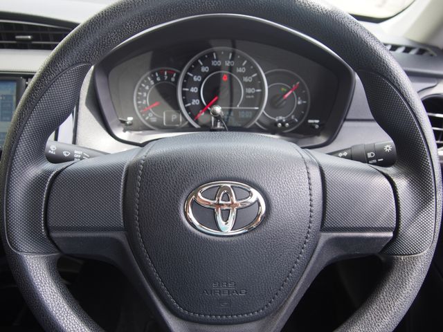 TOYOTA COROLLA AXIO 4WD 2023 Image 31