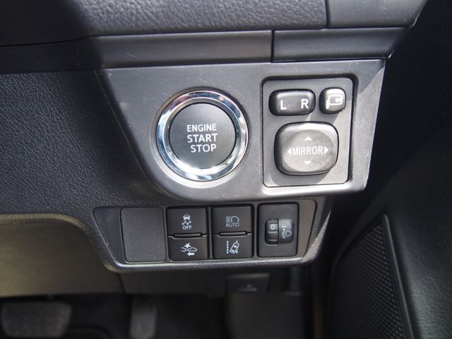 TOYOTA COROLLA AXIO 4WD 2023 Image 31