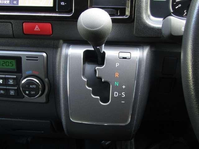 TOYOTA HIACE VAN 2WD 2023 Image 31