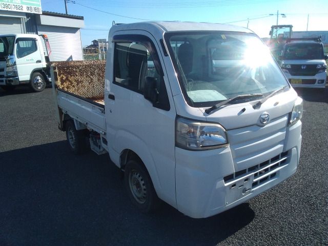 DAIHATSU HIJET TRUCK 4WD 2017 Image 31