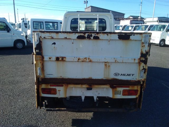 DAIHATSU HIJET TRUCK 4WD 2017 Image 31