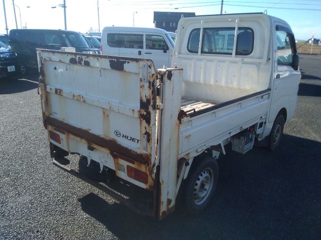 DAIHATSU HIJET TRUCK 4WD 2017 Image 31
